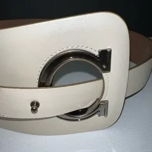 SaFerragamo cream leather belt Ferragamo | Grained leather cream and black belt | Savannahs main image 4